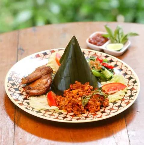 Mini tumpeng