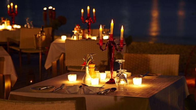 Romantic dining (1)